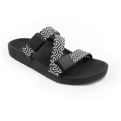 MAZE.GRID Sandals, Black